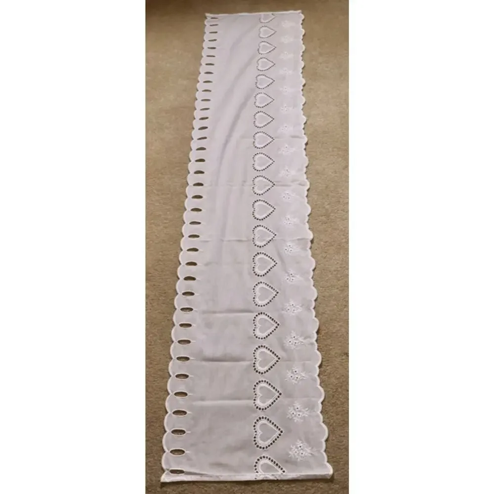 Table Runner White Hearts Embellished Bouquet Cutwork Cotton Scallop Edge 60x13
